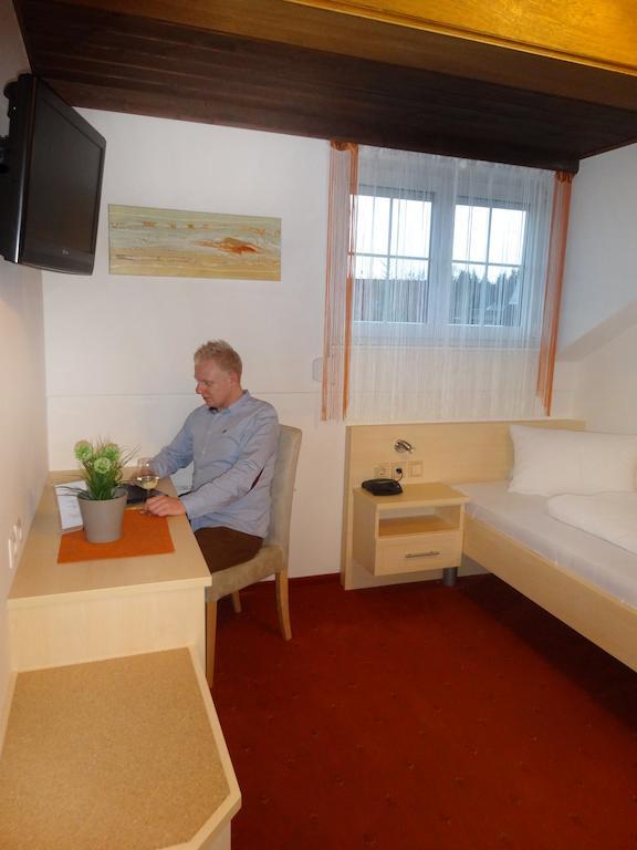 Pension Scherwirt Hotel Graz Bilik gambar